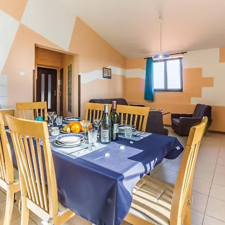 Apartmán 2 Bedroom Awesome In *